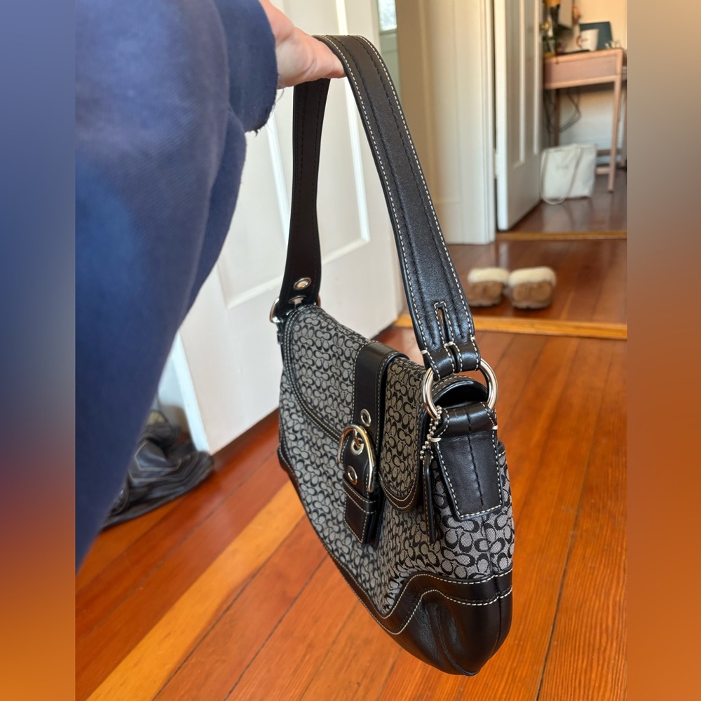 Coach F10926 Vintage Soho Black Leather & Signature C Canvas Shoulder/Tote Bag - Picture 3 of 9